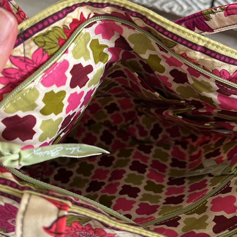 Vera Bradley Bag ~HELLO DAHLIA~ RETIRED PATTERN. - Picture 3 of 11